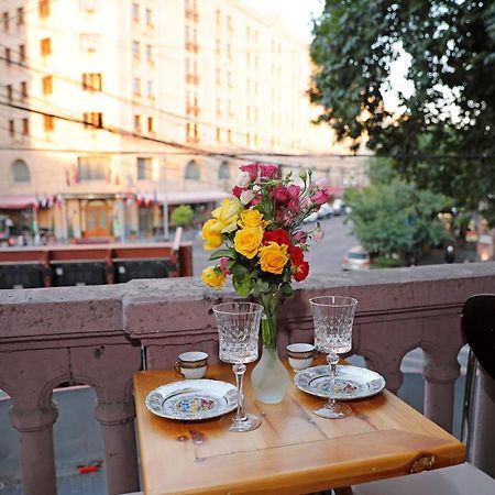 Cozy Apartment On Republic Square Erivan Dış mekan fotoğraf