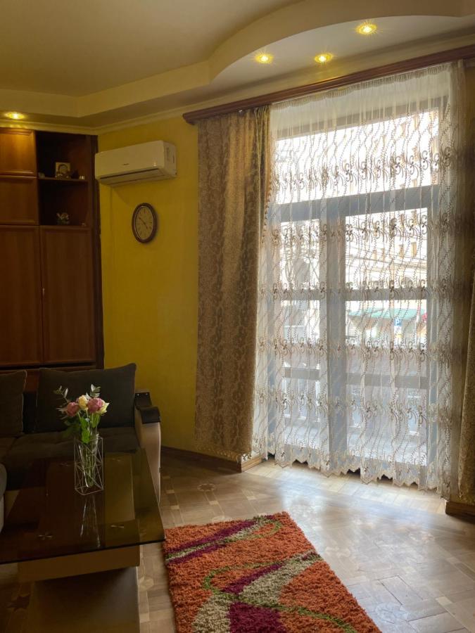 Cozy Apartment On Republic Square Erivan Dış mekan fotoğraf